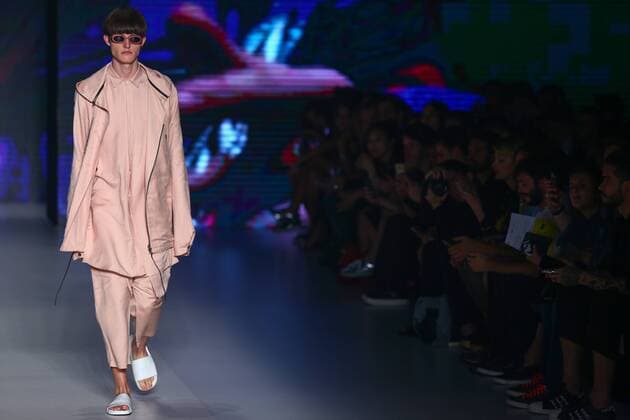 October 27, 2016 - Sao Paulo, Brazil - Model presents creation by Ratier, during the Sao Paulo Fashion Week, winter 2017 edition, this Thursday , in Sao Paulo, Brazil. Sao Paulo Brazil - ZUMAl146 20161027_zaf_l146_055