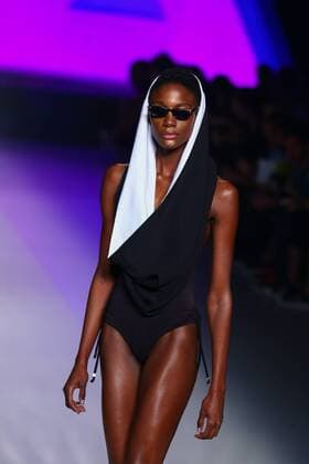 October 27, 2016 - Sao Paulo, Brazil - Model presents creation by Ratier, during the Sao Paulo Fashion Week, winter 2017 edition, this Thursday , in Sao Paulo, Brazil. Sao Paulo Brazil - ZUMAl146 20161027_zaf_l146_061