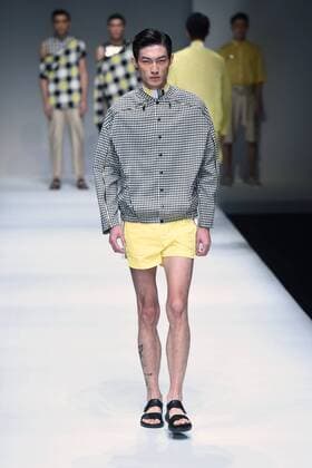 October 28, 2016 - Beijing, Beijing, China - Beijing,CHINA-October 27 2016: (EDITORIAL USE ONLY. CHINA OUT) A model presents a creation of SIVICO at the China Fashion Week in Beijing. The SIVICO collections are released at the China Fashion Week (S S 2017) in Beijing, October 27th, 2016. Beijing China  - ZUMAs145 20161028_zaa_s145_003