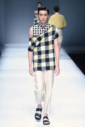 October 28, 2016 - Beijing, Beijing, China - Beijing,CHINA-October 27 2016: (EDITORIAL USE ONLY. CHINA OUT) A model presents a creation of SIVICO at the China Fashion Week in Beijing. The SIVICO collections are released at the China Fashion Week (S S 2017) in Beijing, October 27th, 2016. Beijing China  - ZUMAs145 20161028_zaa_s145_004