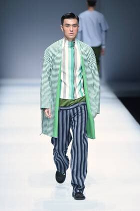 October 28, 2016 - Beijing, Beijing, China - Beijing,CHINA-October 27 2016: (EDITORIAL USE ONLY. CHINA OUT) A model presents a creation of SIVICO at the China Fashion Week in Beijing. The SIVICO collections are released at the China Fashion Week (S S 2017) in Beijing, October 27th, 2016. Beijing China  - ZUMAs145 20161028_zaa_s145_017
