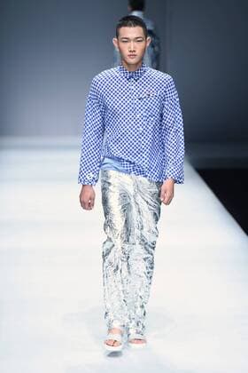 October 28, 2016 - Beijing, Beijing, China - Beijing,CHINA-October 27 2016: (EDITORIAL USE ONLY. CHINA OUT) A model presents a creation of SIVICO at the China Fashion Week in Beijing. The SIVICO collections are released at the China Fashion Week (S S 2017) in Beijing, October 27th, 2016. Beijing China  - ZUMAs145 20161028_zaa_s145_025