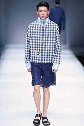 October 28, 2016 - Beijing, Beijing, China - Beijing,CHINA-October 27 2016: (EDITORIAL USE ONLY. CHINA OUT) A model presents a creation of SIVICO at the China Fashion Week in Beijing. The SIVICO collections are released at the China Fashion Week (S S 2017) in Beijing, October 27th, 2016. Beijing China  - ZUMAs145 20161028_zaa_s145_024