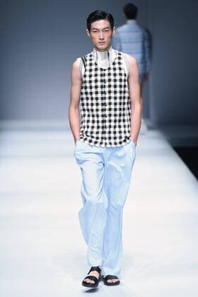 October 28, 2016 - Beijing, Beijing, China - Beijing,CHINA-October 27 2016: (EDITORIAL USE ONLY. CHINA OUT) A model presents a creation of SIVICO at the China Fashion Week in Beijing. The SIVICO collections are released at the China Fashion Week (S S 2017) in Beijing, October 27th, 2016. Beijing China  - ZUMAs145 20161028_zaa_s145_029