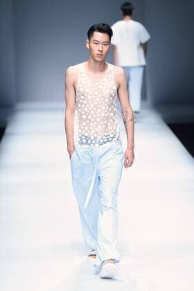 October 28, 2016 - Beijing, Beijing, China - Beijing,CHINA-October 27 2016: (EDITORIAL USE ONLY. CHINA OUT) A model presents a creation of SIVICO at the China Fashion Week in Beijing. The SIVICO collections are released at the China Fashion Week (S S 2017) in Beijing, October 27th, 2016. Beijing China  - ZUMAs145 20161028_zaa_s145_034