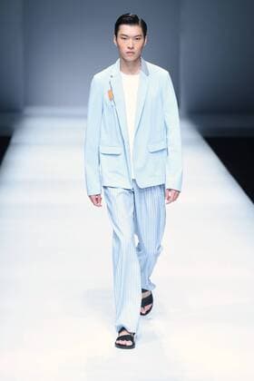 October 28, 2016 - Beijing, Beijing, China - Beijing,CHINA-October 27 2016: (EDITORIAL USE ONLY. CHINA OUT) A model presents a creation of SIVICO at the China Fashion Week in Beijing. The SIVICO collections are released at the China Fashion Week (S S 2017) in Beijing, October 27th, 2016. Beijing China  - ZUMAs145 20161028_zaa_s145_037