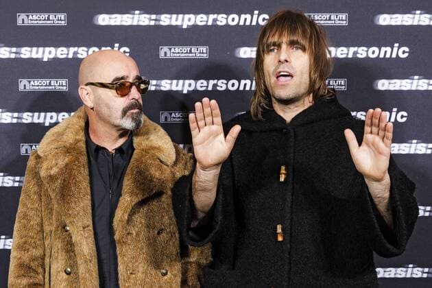 Bilder des Tages Paul Bonehead Arthurs und Liam Gallagher bei der Premiere der Musik-Dokumentation Oasis: Supersonic im Kino International. Berlin, 27.10.2016 Foto:xB.xKriemannx xFuturexImage