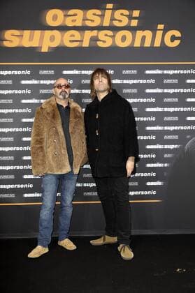 Paul Bonehead Arthurs und Liam Gallagher bei der Premiere der Musik-Dokumentation Oasis: Supersonic im Kino International. Berlin, 27.10.2016 Foto:xS.xGabschx xFuturexImage