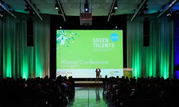 The alumni conference of the Green Talents is held in Berlin, Germany, Oct. 27, 2016. The German Ministry of Education and Research on Thursday awarded 25 international young scientists, two of them from China, Green Talents prizes for their innovative ideas to promote sustainable development. ) (cyc) GERMANY-BERLIN-SCIENCE-AWARDS-GREEN TALENTS ShanxYuqi 
