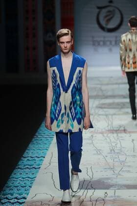 BEIJING, CHINA - OCTOBER 28: A model showcases designs on the runway at TaoLouLan by Tao Tao collection during the Mercedes-Benz China Fashion Week Spring Summer 2017 at the Banquet Hall of Beijing Hotel on October 28, 2016 in Beijing, China.  CFP494552896