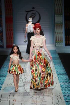 BEIJING, CHINA - OCTOBER 28: Models showcase designs on the runway at TaoLouLan by Tao Tao collection during the Mercedes-Benz China Fashion Week Spring Summer 2017 at the Banquet Hall of Beijing Hotel on October 28, 2016 in Beijing, China.  CFP494552898