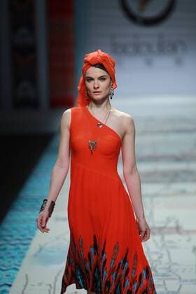 BEIJING, CHINA - OCTOBER 28: A model showcases designs on the runway at TaoLouLan by Tao Tao collection during the Mercedes-Benz China Fashion Week Spring Summer 2017 at the Banquet Hall of Beijing Hotel on October 28, 2016 in Beijing, China.  CFP494552913
