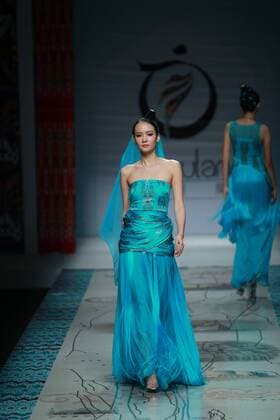BEIJING, CHINA - OCTOBER 28: A model showcases designs on the runway at TaoLouLan by Tao Tao collection during the Mercedes-Benz China Fashion Week Spring Summer 2017 at the Banquet Hall of Beijing Hotel on October 28, 2016 in Beijing, China.  CFP494552921