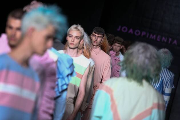 October 28, 2016 - Sao Paulo, Brazil - Model presents creation by Joao Pimenta, during the Sao Paulo Fashion Week, winter 2017 edition, this Friday , in Sao Paulo, Brazil. Sao Paulo Brazil - ZUMAl146 20161028_zaf_l146_009