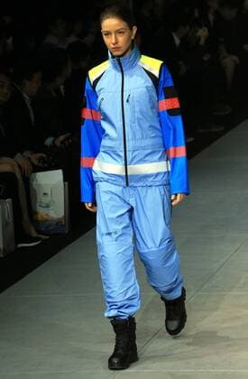 A model presents a safety protection uniform of the brand SWOTO during the China Fashion Week in Beijing, capital of China, Oct. 28, 2016. ) (ry) CHINA-BEIJING-FASHION WEEK(CN) LixMingfang 