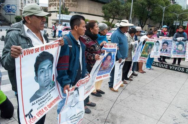 Mexiko - Protest von Angehörigen und Freunden der 43 verschwundenen Studenten October 28, 2016 - Mexico  - ZUMAu78_ 20161028_zaf_u78_023