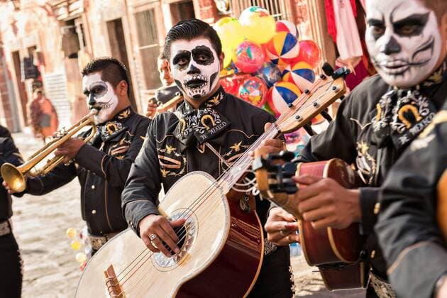October 28, 2016 - San Miguel De Allende, Guanajuato, Mexico - A mariachi band dressed as skeletons for the Day of the Dead festival perform in the Jardin Principal October 28, 2016 in San Miguel de Allende, Guanajuato, Mexico. The week-long celebration is a time when Mexicans welcome the dead back to earth for a visit and celebrate life. San Miguel De Allende Mexico - ZUMAe02_ 20161028_zaf_e02_003