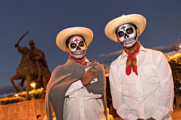 October 28, 2016 - San Miguel De Allende, Guanajuato, Mexico - Students dressed as peasant skeletons during the Day of the Dead festival in the Plaza Civica October 28, 2016 in San Miguel de Allende, Guanajuato, Mexico. The week-long celebration is a time when Mexicans welcome the dead back to earth for a visit and celebrate life. San Miguel De Allende Mexico - ZUMAe02_ 20161028_zaf_e02_018