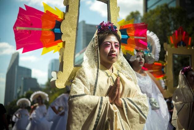 October 29, 2016 - Mexico City, Mexico City, MX - Mexico City held its first Day of the Dead parade on Saturday, complete with floats, giant skeleton marionettes and more than 1,000 actors, dancers and acrobats in costumes. Mexico City Mexico - ZUMAa136 20161029_zap_a136_006