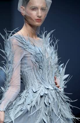 China Fashion Week - Jusere Modenschau A model presents a creation of wedding and evening dress by designer Wei Qiying during the China Fashion Week in Beijing, capital of China, Oct. 29, 2016. ) (ry) CHINA-BEIJING-FASHION WEEK (CN) ChenxJianli 