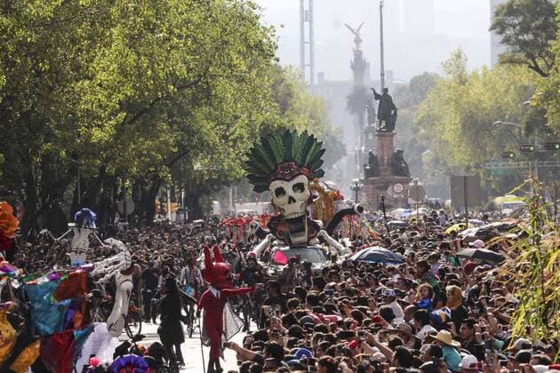 Day of the Dead Parade in Mexiko Stadt October 29, 2016 - Mexico - EUM20161029NAC01.JPG .CIUDAD DE MEXICO TraditionsTradiciones-CDMX.- Aspectos del primer Magno Desfile de Dia de Muertos, 29 de octubre de 2016.  - ZUMAu78_ 20161029_zaf_u78_081