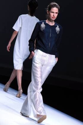Models display creations of Sun Xuefei during the China Fashion Week in Beijing, capital of China, Oct. 30, 2016. ) (zhs) CHINA-BEIJING-FASHION WEEK (CN) LixMingfang 