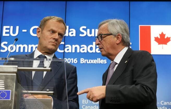 EU und Kanada besiegeln CETA European Council President Donald Tusk and European Commission President Jean-Claude Juncker pictured during the EU-Canada summit meeting, Sunday 30 October 2016, at the European Union headquarters in Brussels. EU leaders and Canada will sign at Today s summit the Comprehensive Economic and Trade Agreement (CETA). The signing of the treaty was delayed by the refusal of the Belgian Walloon and Brussels Region.  NICOLASxMAETERLINCK 04969250