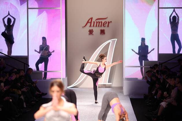 (161030) -- BEIJING, Oct. 30, 2016 -- Models show creations of Aimer during the China Fashion Week in Beijing, capital of China, Oct. 30, 2016. ) (zkr) CHINA-BEIJING-FASHION WEEK(CN) CaixYang 