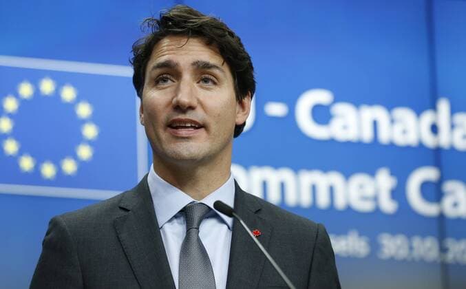 EU und Kanada besiegeln CETA (161030) -- BRUSSELS, Oct. 30, 2016 -- Canadian Prime Minister Justin Trudeau addresses a press conference after the EU-Canada Summit in Brussels, Belgium, Oct. 30, 2016. The European Union (EU) and Canada signed the Comprehensive Economic and Trade Agreement, or CETA, on Sunday in the wake of a weeks-long Belgian drama. )(nxl) BELGIUM-BRUSSELS-EU-CANADA-SUMMIT-CETA YexPingfan 