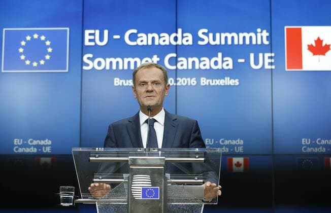 EU und Kanada besiegeln CETA (161030) -- BRUSSELS, Oct. 30, 2016 -- European Council President Donald Tusk addresses a press conference after the EU-Canada Summit in Brussels, Belgium, Oct. 30, 2016. The European Union (EU) and Canada signed the Comprehensive Economic and Trade Agreement, or CETA, on Sunday in the wake of a weeks-long Belgian drama. )(nxl) BELGIUM-BRUSSELS-EU-CANADA-SUMMIT-CETA YexPingfan 