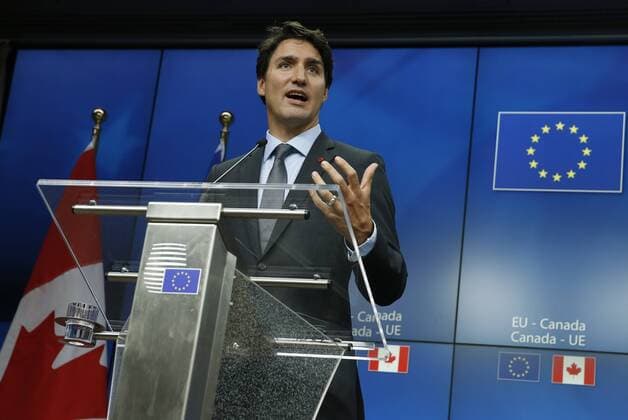 EU und Kanada besiegeln CETA (161030) -- BRUSSELS, Oct. 30, 2016 -- Canadian Prime Minister Justin Trudeau addresses a press conference after the EU-Canada Summit in Brussels, Belgium, Oct. 30, 2016. The European Union (EU) and Canada signed the Comprehensive Economic and Trade Agreement, or CETA, on Sunday in the wake of a weeks-long Belgian drama. )(nxl) BELGIUM-BRUSSELS-EU-CANADA-SUMMIT-CETA YexPingfan 