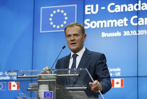 EU und Kanada besiegeln CETA (161030) -- BRUSSELS, Oct. 30, 2016 -- European Council President Donald Tusk addresses a press conference after the EU-Canada Summit in Brussels, Belgium, Oct. 30, 2016. The European Union (EU) and Canada signed the Comprehensive Economic and Trade Agreement, or CETA, on Sunday in the wake of a weeks-long Belgian drama. )(nxl) BELGIUM-BRUSSELS-EU-CANADA-SUMMIT-CETA YexPingfan 