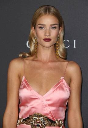 October 30, 2016 - Los Angeles, California, United States - 29 October 2016 - Los Angeles, California - Rosie Huntington-Whiteley. 2016 LACMA Art + Film Gala honoring Robert Irwin and Kathryn Bigelow presented by Gucci held at LACMA. Photo Credit: AdMedia Los Angeles United States - ZUMAa123 20161030_zaa_a123_041