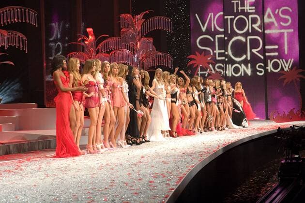 Nov 15, 2008 - Miami Beach, Florida, U.S. - Models walking the runway at THE 2008 Victoria s Secret Fashion Show held at Fontainebleau in Miami Beach. - ZUMAnu1_ 20081115_mda_nu1_949