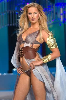 Nov 15, 2008 - Miami Beach, Florida, U.S. - Model KAROLINA KURKOVA walking the runway at THE 2008 Victoria s Secret Fashion Show held at Fontainebleau in Miami Beach. - ZUMAnu1_ 20081115_mda_nu1_959