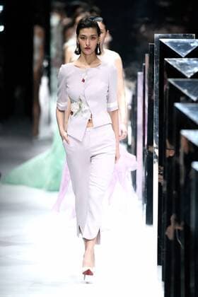October 30, 2016 - Beijing, Beijing, China - Beijing,CHINA-October 30 2016: (EDITORIAL USE ONLY. CHINA OUT) ..A model presents a creation of Zoul at the China Fashion Week in Beijing, October 30th, 2016. Beijing China  - ZUMAs145 20161030_zaa_s145_028