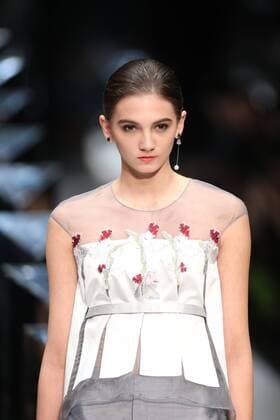 October 30, 2016 - Beijing, Beijing, China - Beijing,CHINA-October 30 2016: (EDITORIAL USE ONLY. CHINA OUT) ..A model presents a creation of Zoul at the China Fashion Week in Beijing, October 30th, 2016. Beijing China  - ZUMAs145 20161030_zaa_s145_011