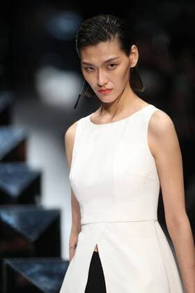 October 30, 2016 - Beijing, Beijing, China - Beijing,CHINA-October 30 2016: (EDITORIAL USE ONLY. CHINA OUT) ..A model presents a creation of Zoul at the China Fashion Week in Beijing, October 30th, 2016. Beijing China  - ZUMAs145 20161030_zaa_s145_008