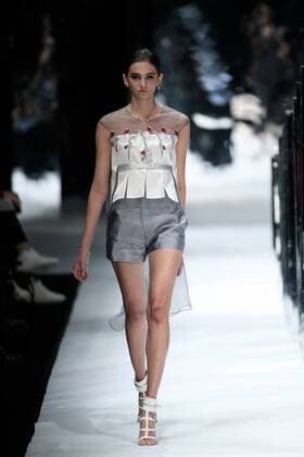 October 30, 2016 - Beijing, Beijing, China - Beijing,CHINA-October 30 2016: (EDITORIAL USE ONLY. CHINA OUT) ..A model presents a creation of Zoul at the China Fashion Week in Beijing, October 30th, 2016. Beijing China  - ZUMAs145 20161030_zaa_s145_010