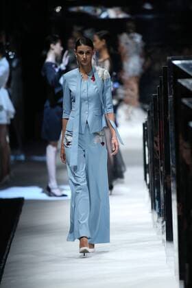 October 30, 2016 - Beijing, Beijing, China - Beijing,CHINA-October 30 2016: (EDITORIAL USE ONLY. CHINA OUT) ..A model presents a creation of Zoul at the China Fashion Week in Beijing, October 30th, 2016. Beijing China  - ZUMAs145 20161030_zaa_s145_002