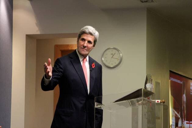 United Kingdom: John Kerry receives Chatham House Prize 2016 US Secretary of State John Kerry speaking at Chatham House in London, after receiving the Chatham House Prize 2016. Kerry and Iranian Minister of Foreign Affairs Dr Mohammad Javad Zarif were jointly awarded the prize in recognition of their crucial roles in successfully negotiating the historic nuclear deal between Iran and the P5+1.  DominicxDudley