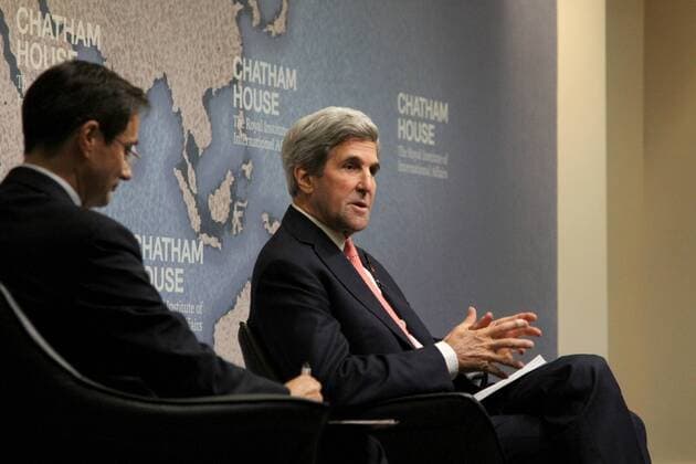United Kingdom: John Kerry receives Chatham House Prize 2016 US Secretary of State John Kerry speaking at Chatham House in London, after receiving the Chatham House Prize 2016. Kerry and Iranian Minister of Foreign Affairs Dr Mohammad Javad Zarif were jointly awarded the prize in recognition of their crucial roles in successfully negotiating the historic nuclear deal between Iran and the P5+1.  DominicxDudley