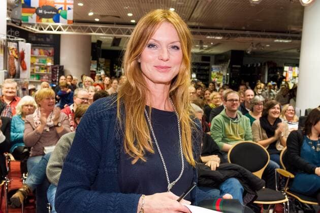 Esther Schweins bei der Buchpremiere bei der Mayersche mit dem Roman Blutige Fesseln am 31.10.2016 in Köln. Buchpremiere bei der Mayersche mit dem Roman Blutige Fesseln in Köln