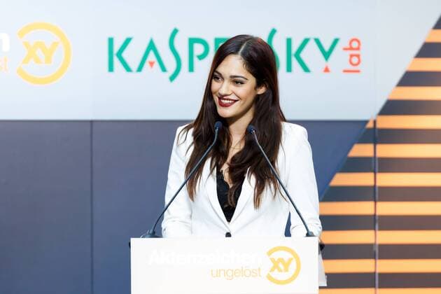 01.11.2016, Berlin, Deutschland, GER, XY-Preisverleihung 2016 - Gemeinsam gegen das Verbrechen - im Hauptstadtstudio des ZDF. Foto: Schauspielerin Nilam Farooq