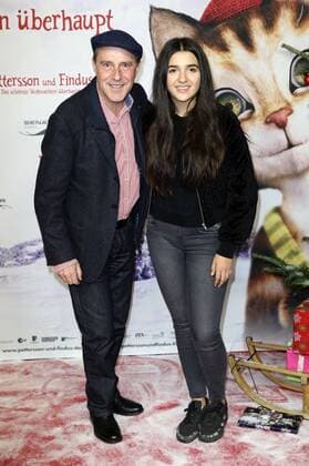 Stefan Kurt und Roxana Samadi bei der Premiere des Kinofilms Pettersson und Findus 2 - Das schönste Weihnachten überhaupt im Colosseum. Berlin, 01.11.2016 Foto:xS.xGabschx xFuturexImage