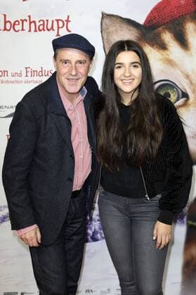 Stefan Kurt und Roxana Samadi bei der Premiere des Kinofilms Pettersson und Findus 2 - Das schönste Weihnachten überhaupt im Colosseum. Berlin, 01.11.2016 Foto:xS.xGabschx xFuturexImage