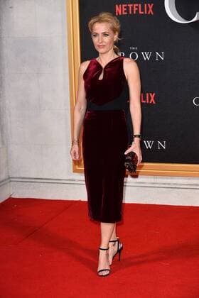 November 1, 2016 - London, London, UK - GILLIAN ANDERSON attends the TV premiere of the new Netflix series The Crown about the reign of Queen Elizabeth II. London, UK. London UK  - ZUMAl94_ 20161101_zaf_l94_063