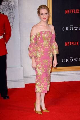 . 01 11 2016. London, United Kingdom. Claire Foy attends The Crown TV series premiere.  xChrisxJosephx xi-Imagesx IIM-13723-0015
