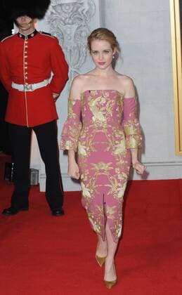 November 1, 2016 - London, England, United Kingdom - Claire Foy attends the world premiere of The Crown at Odeon Leciester Square. London United Kingdom - ZUMAs147 20161101_zap_s147_010
