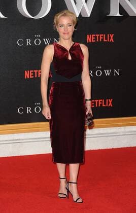 November 1, 2016 - London, England, United Kingdom - Gillian Anderson attends the world premiere of The Crown at Odeon Leciester Square. London United Kingdom - ZUMAs147 20161101_zap_s147_068
